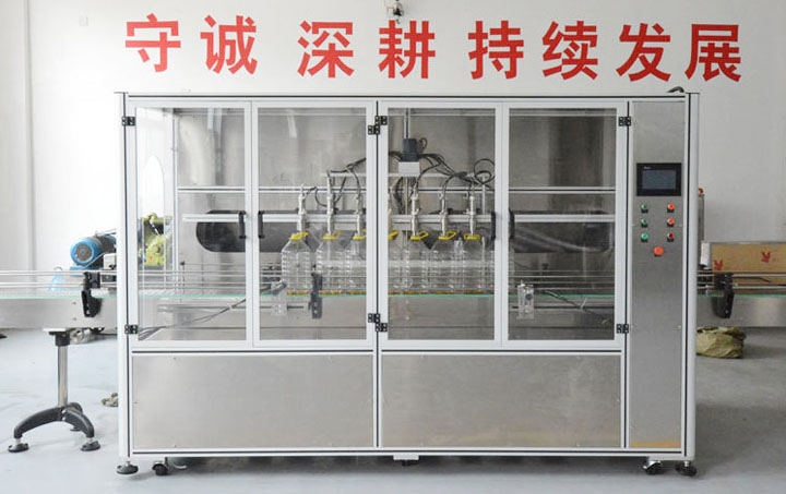 客戶收割機(jī)，20L食用油灌裝機(jī)一言不合就虐狗